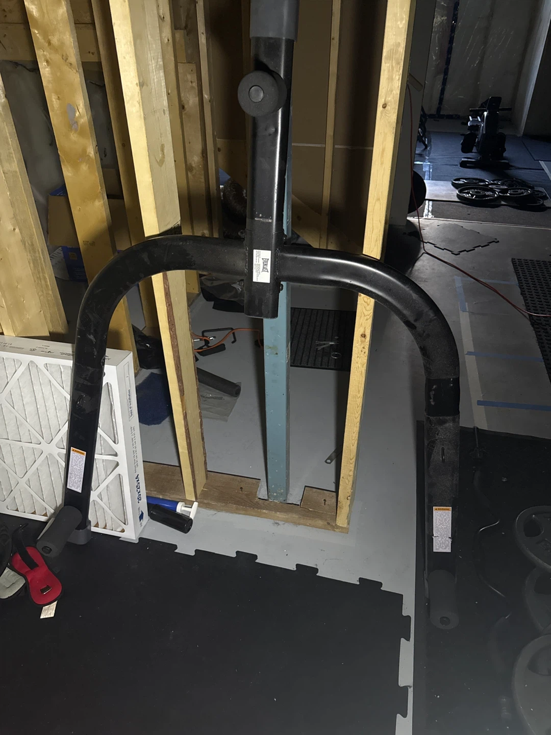 Everlast Punching Bag Stand and Accessories - photo 4