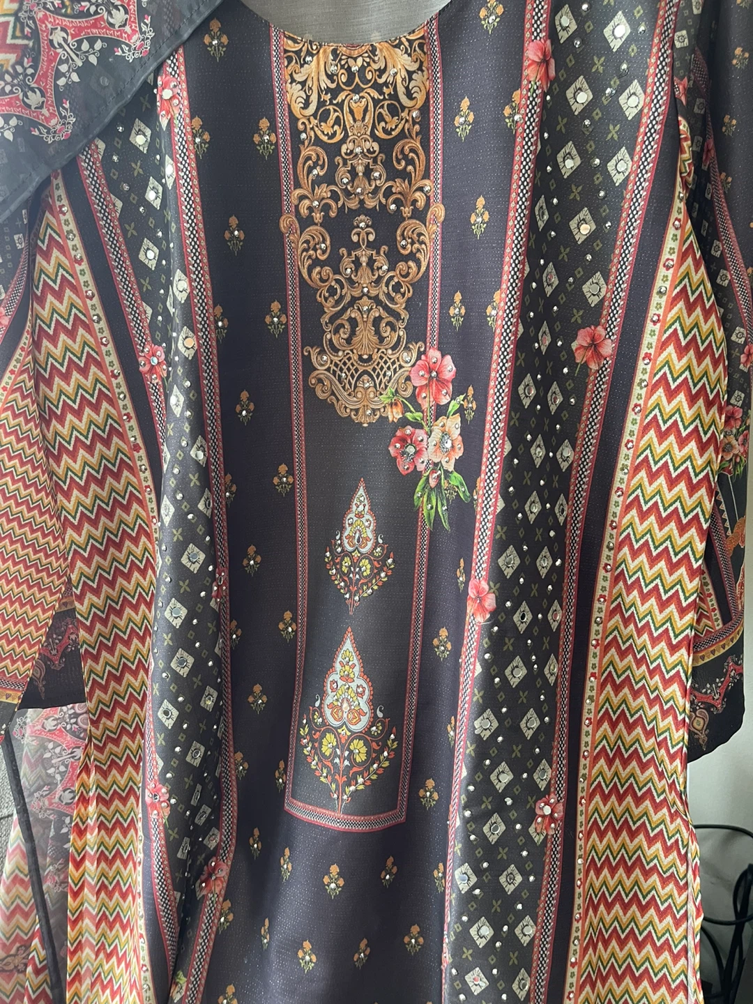 Women's Embroidered Kurti and Dupatta Set - photo 3