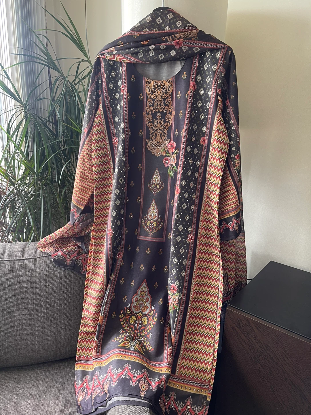 Women's Embroidered Kurti and Dupatta Set - photo 5
