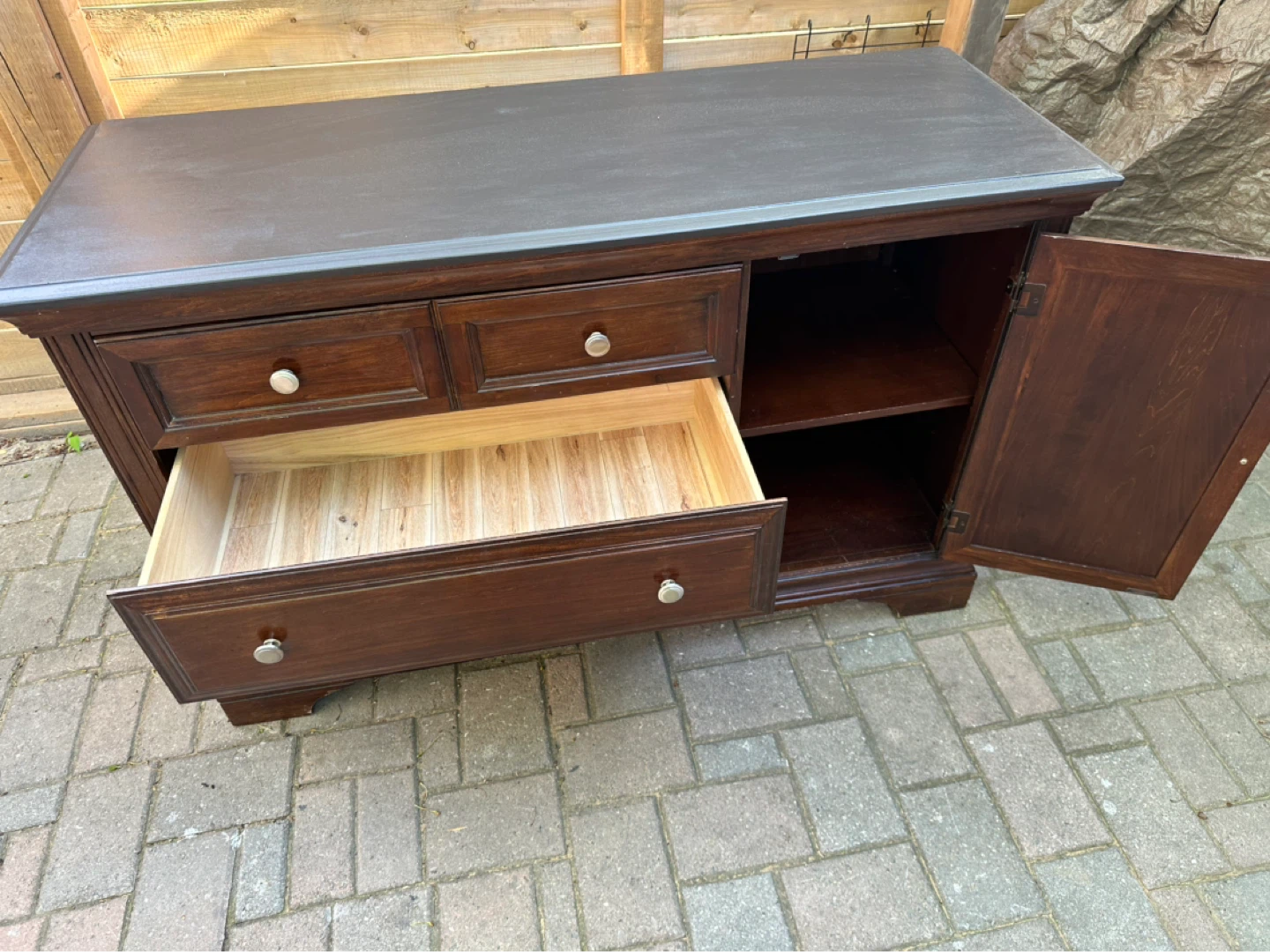 Beautiful Dark Wood Sideboard / Dresser – Great Condition - photo 4