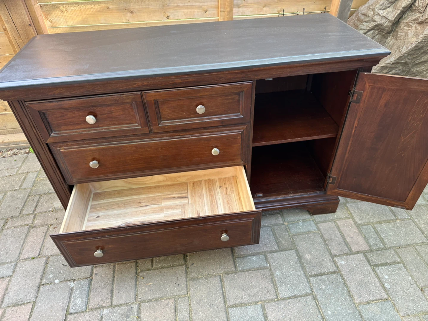 Beautiful Dark Wood Sideboard / Dresser – Great Condition - photo 3