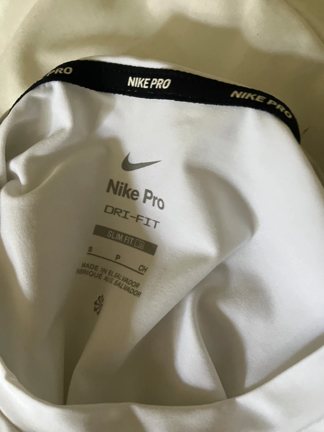 Nike pro compression shirt size small - photo 2