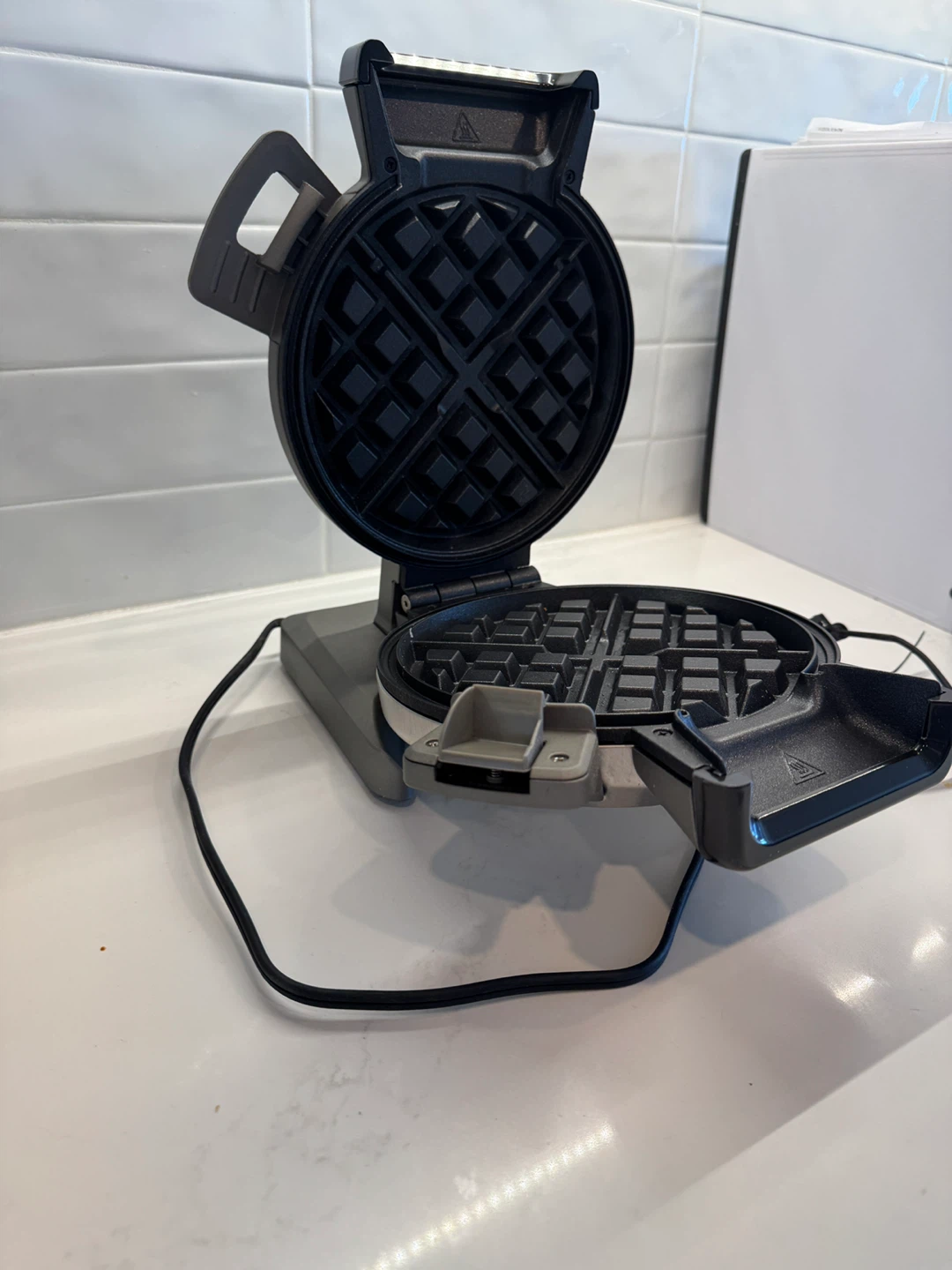 Cuisinart Vertical Waffle Maker - photo 3