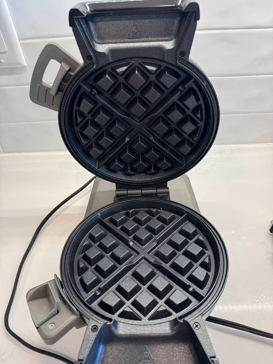 Cuisinart Vertical Waffle Maker - photo 2