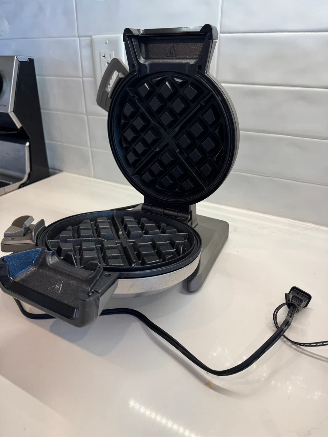 Cuisinart Vertical Waffle Maker - photo 4