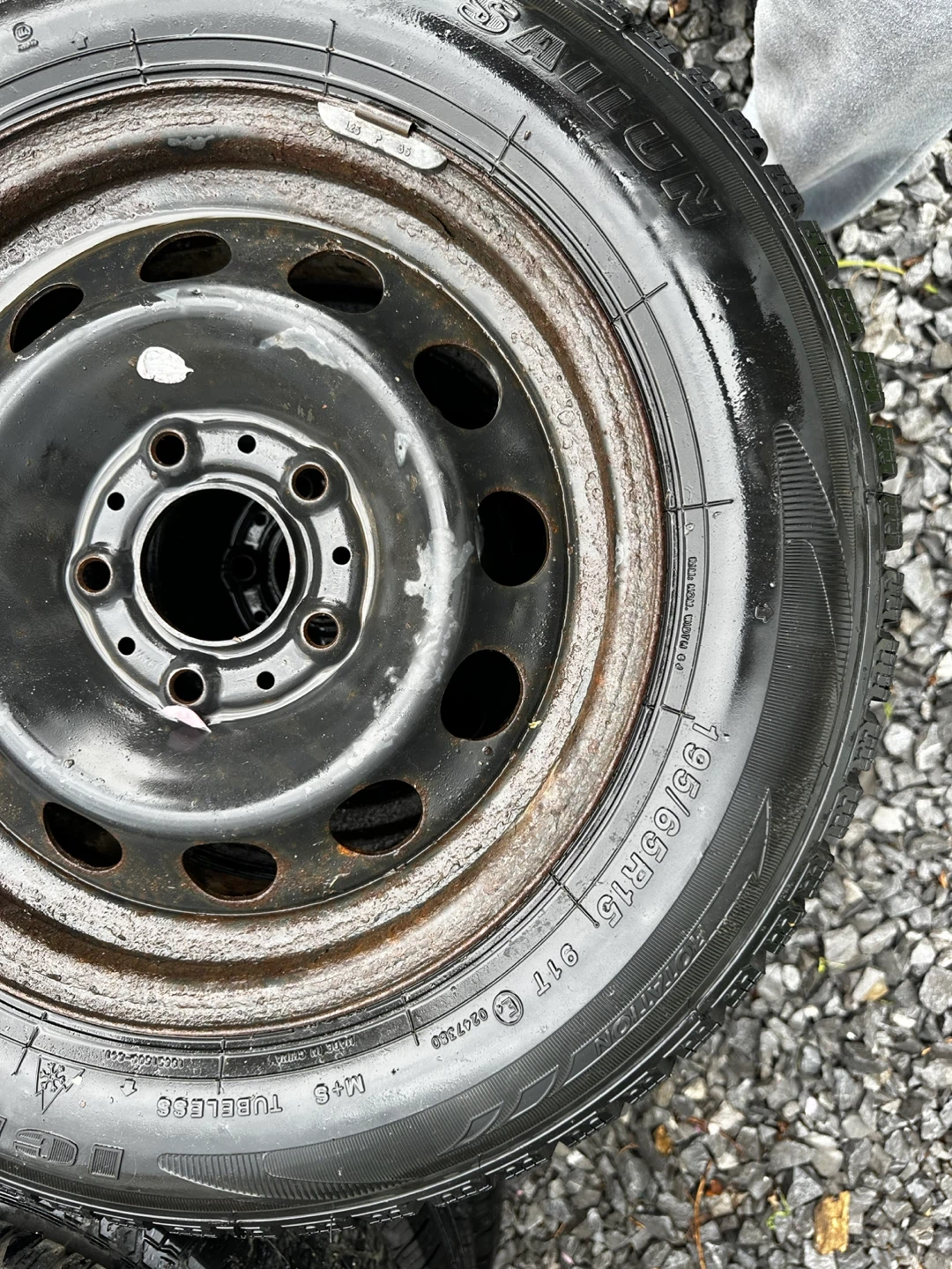 BMW Hubcaps and Winter Tires - photo 4