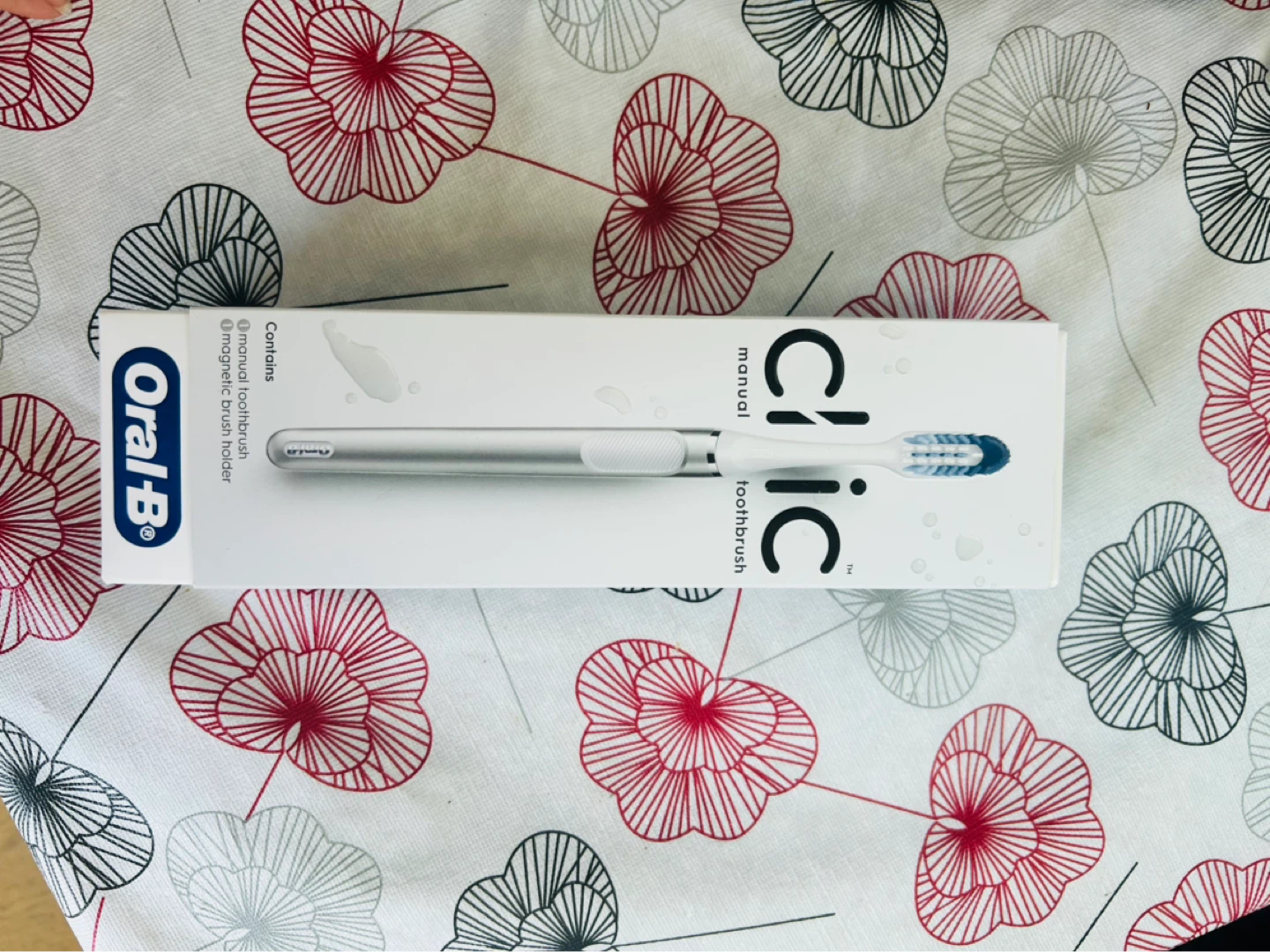Oral-B CLIC Manual Toothbrush with Magnetic Holder - photo 2