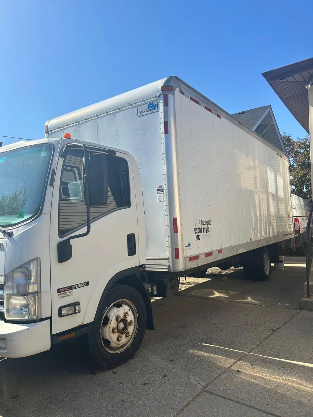 GMC Box Truck - photo 3