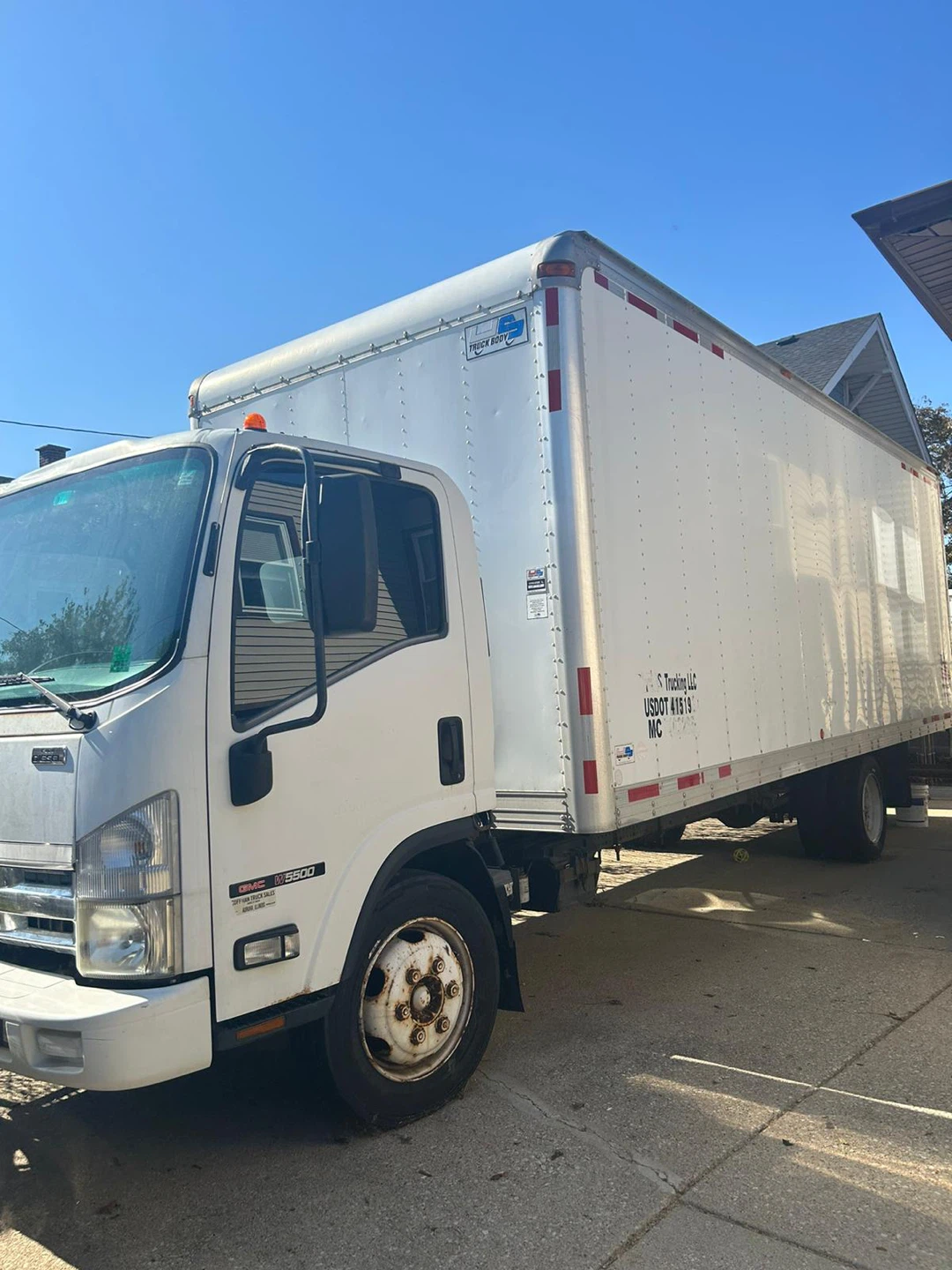 GMC Box Truck - photo 4