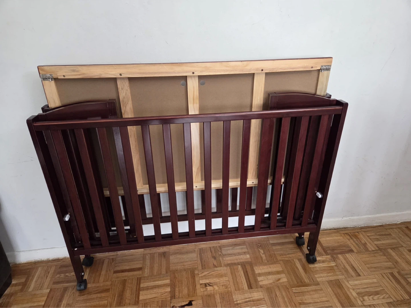 Wooden Crib with Wheels - photo 4