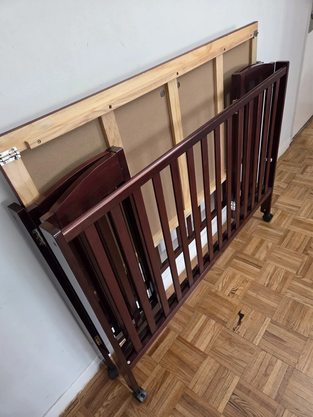 Wooden Crib with Wheels - photo 3