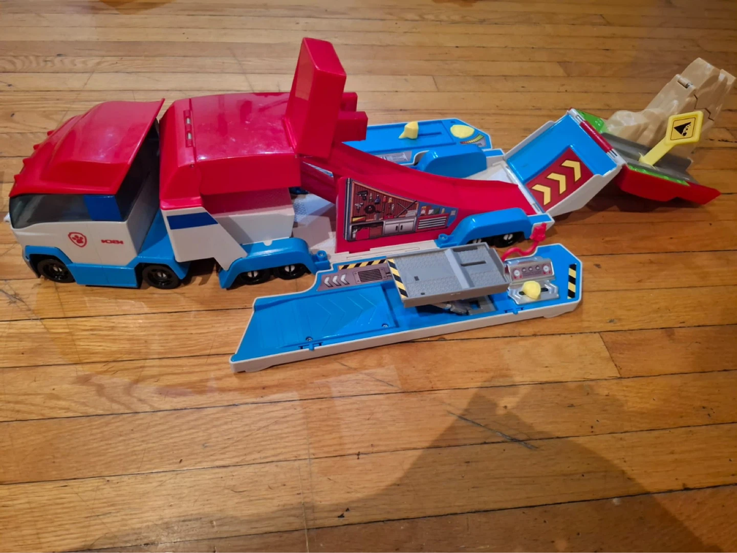 Paw Patrol Transforming Vehicle Playset - photo 4