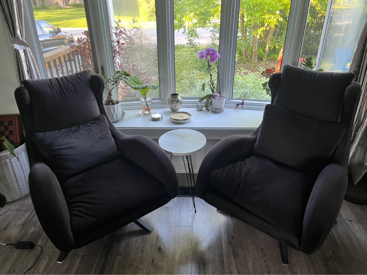 Comfortable Swivel Black VelvetArmchair