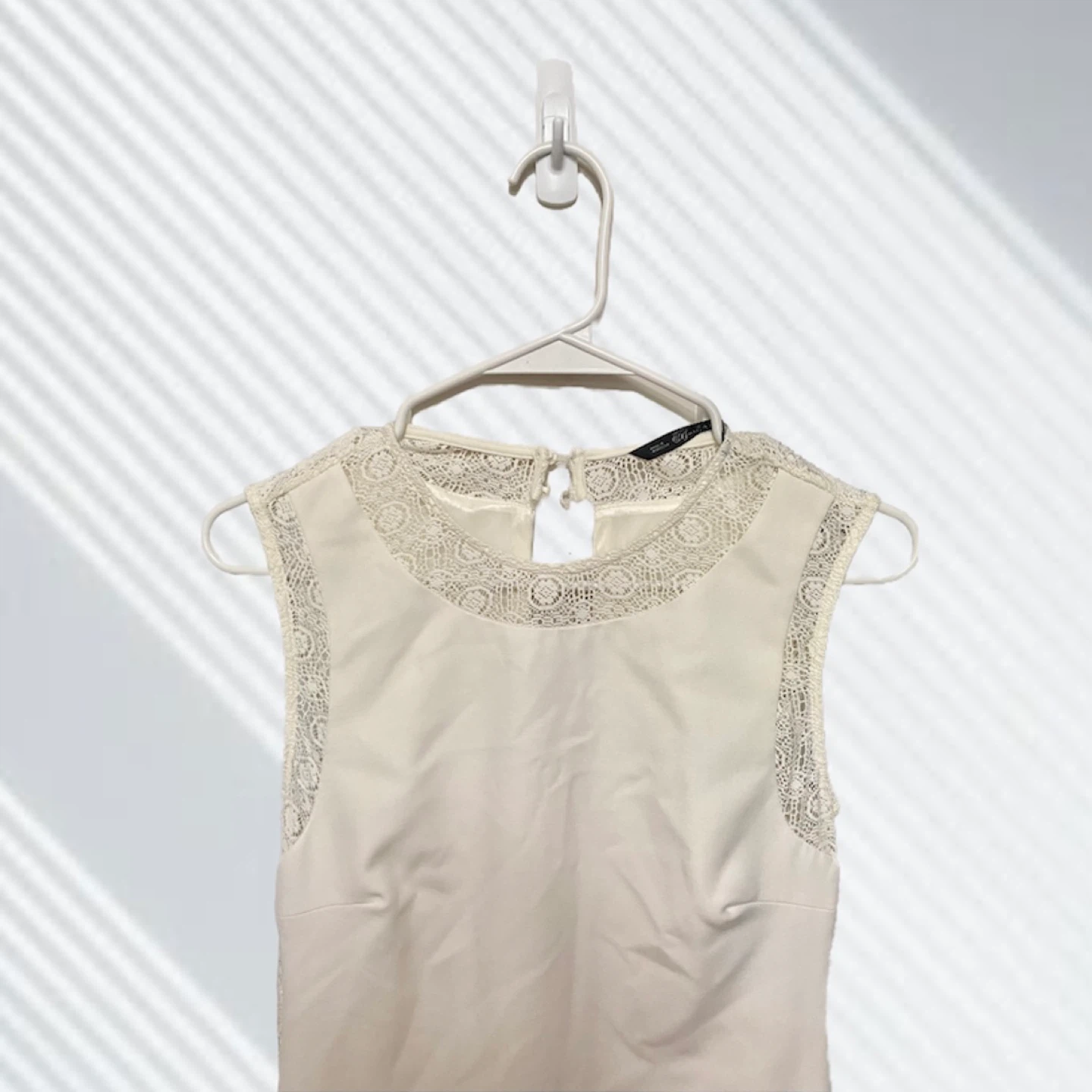 Sleevless Cream Lace Trim Dress - photo 5