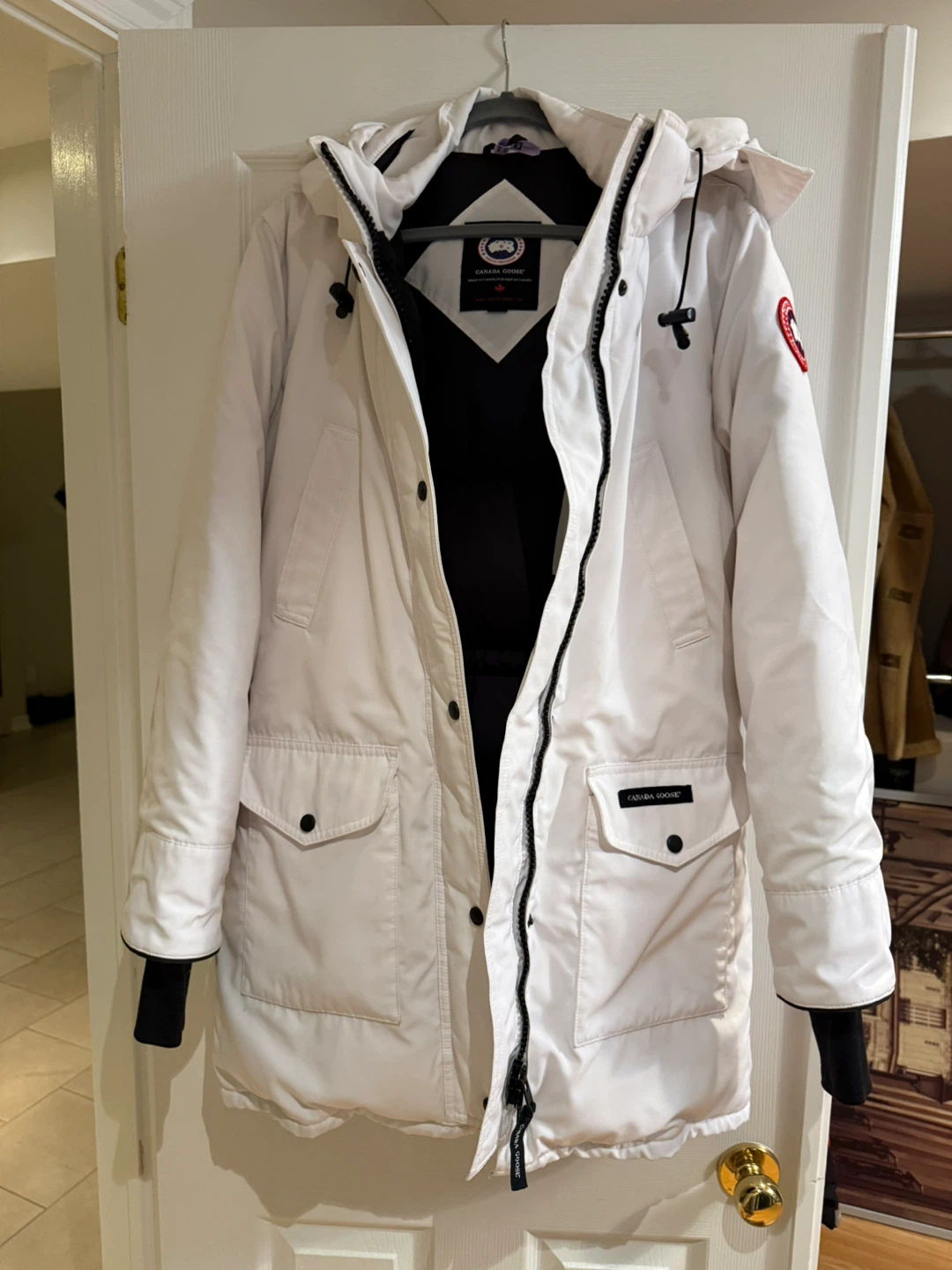 Moving Sale. Canada Goose White Parka Jacket - photo 2