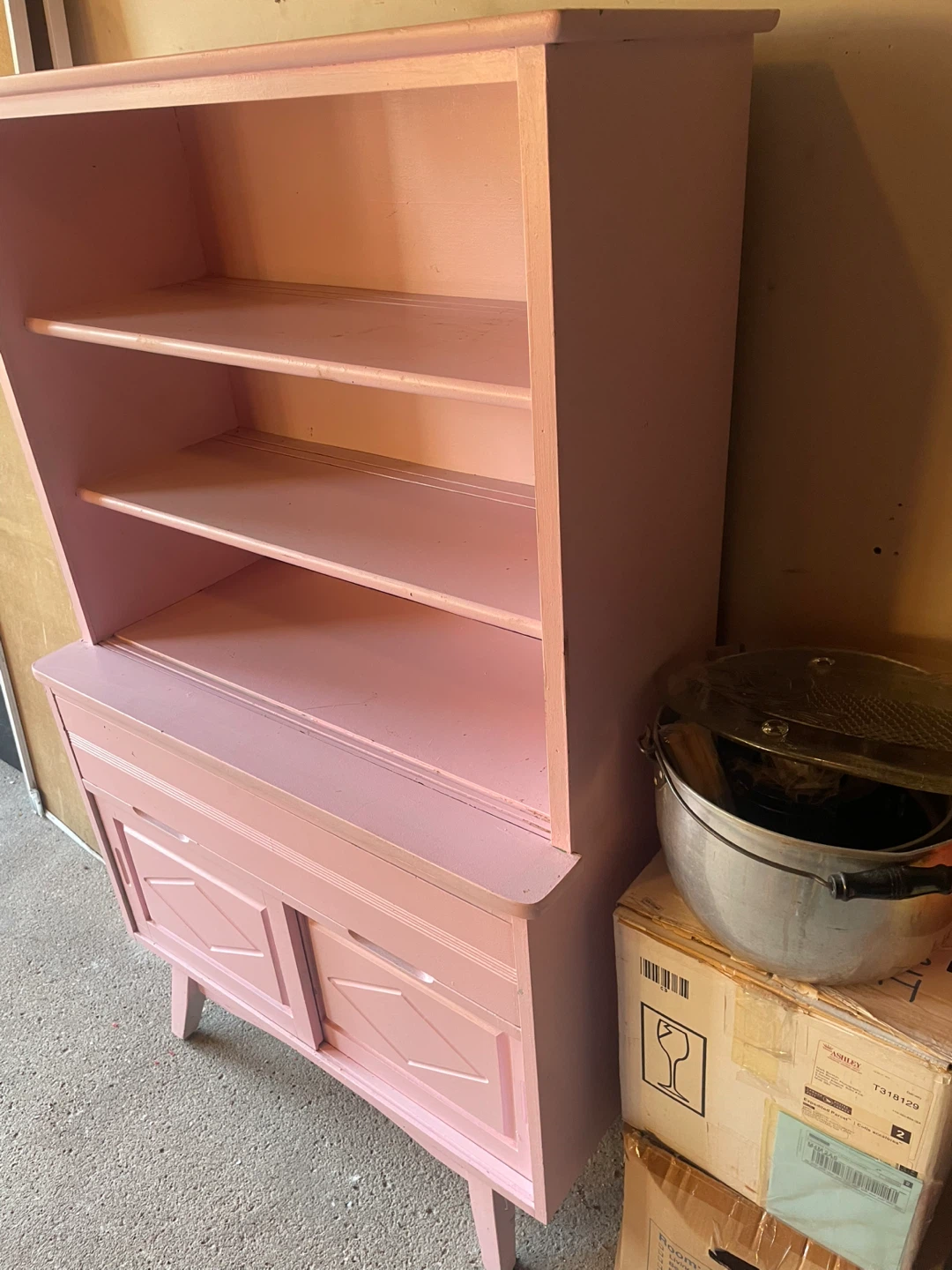 Pink Hutch with Drawers and Shelves - photo 2