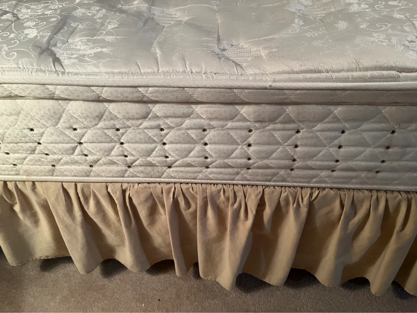 Springwall Chiropractic Doctor Approved Mattress - photo 2