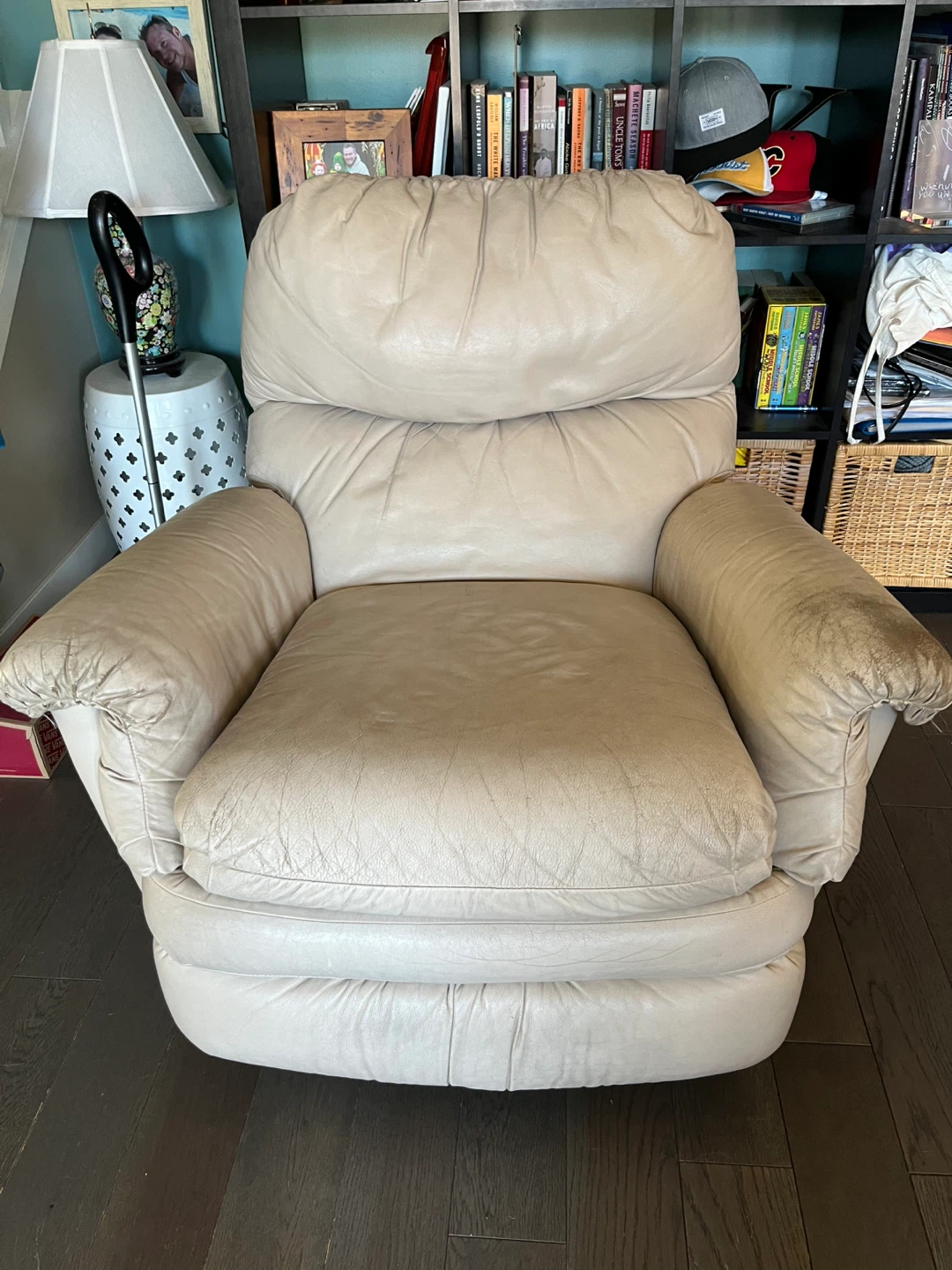 Lazy boy Cream Leather Recliner Chair