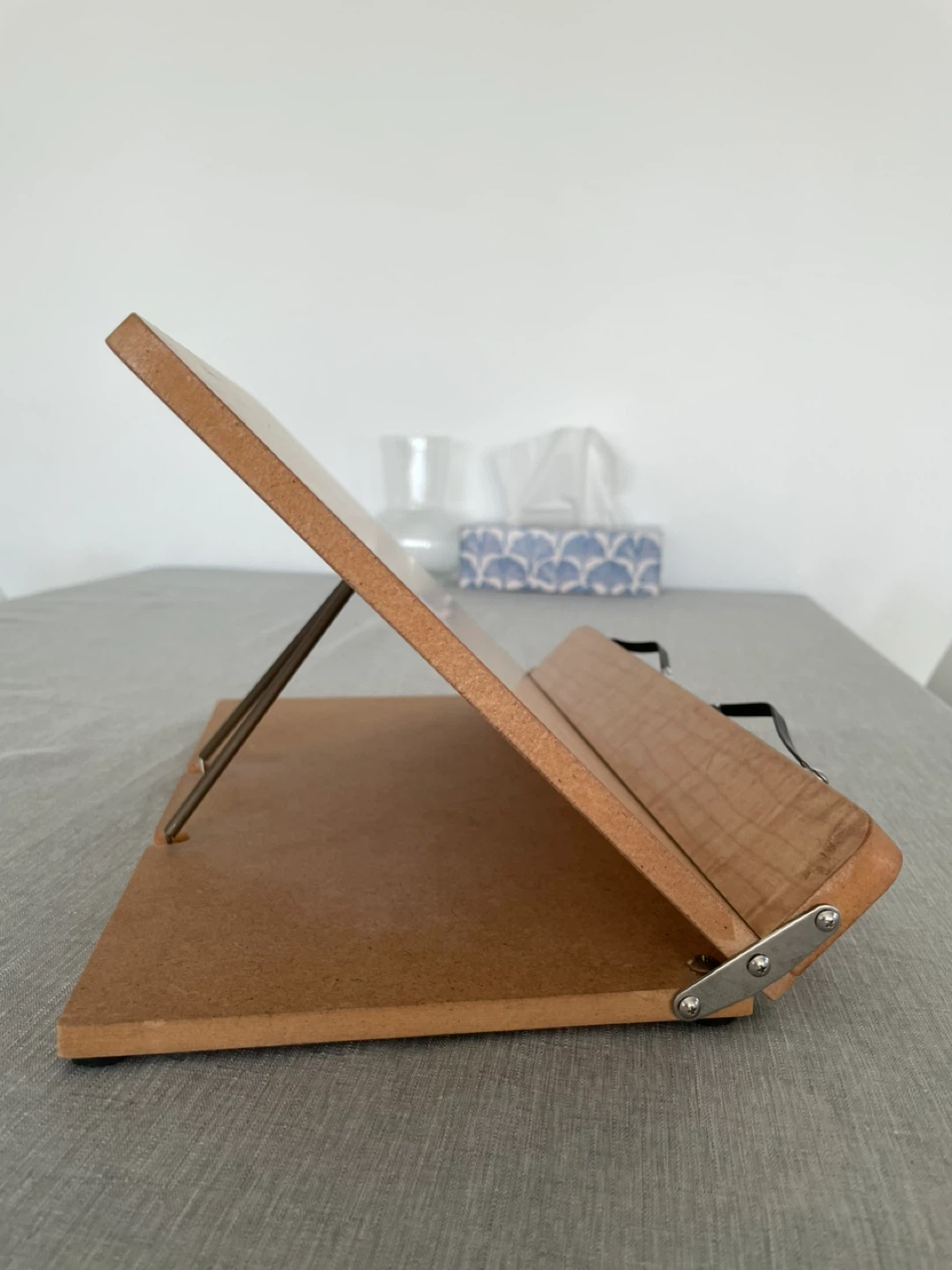 Wooden Book Stand - photo 3