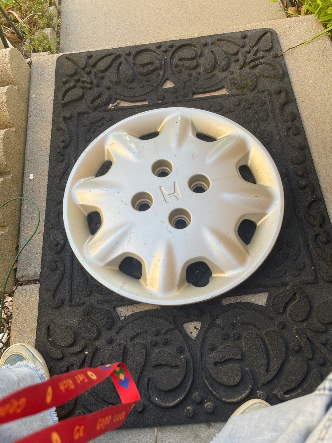 Honda Hubcap x 4 any offer accepted at garage sale. - photo 4
