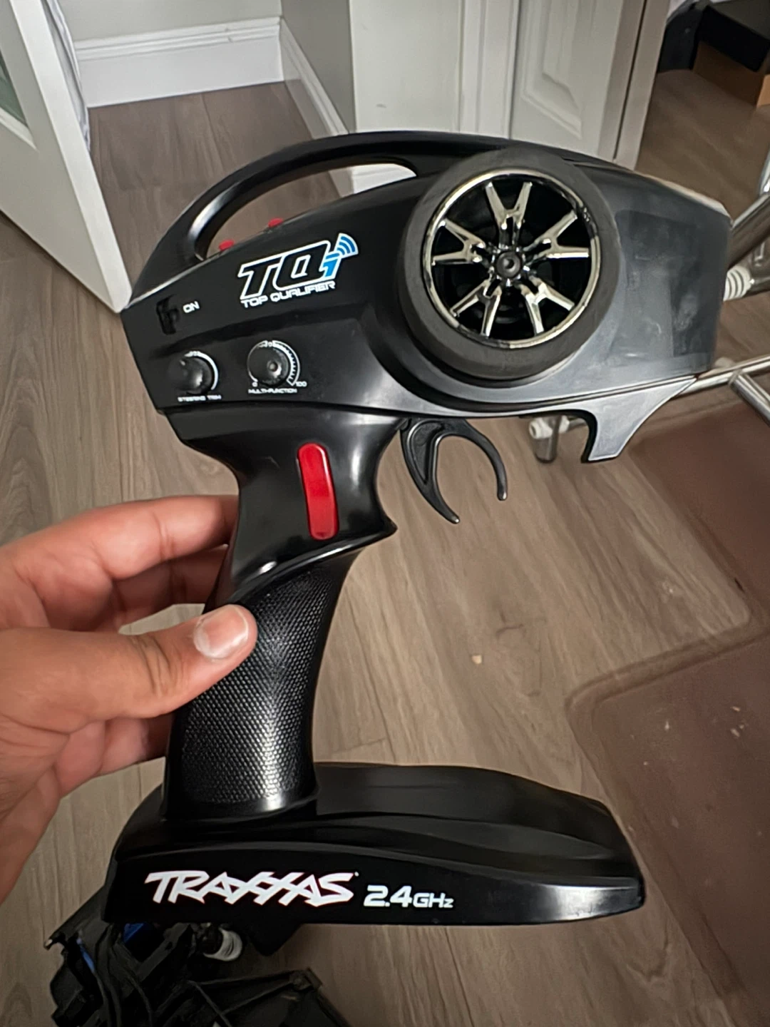 Traxxas 2.4GHz RC Car - photo 3