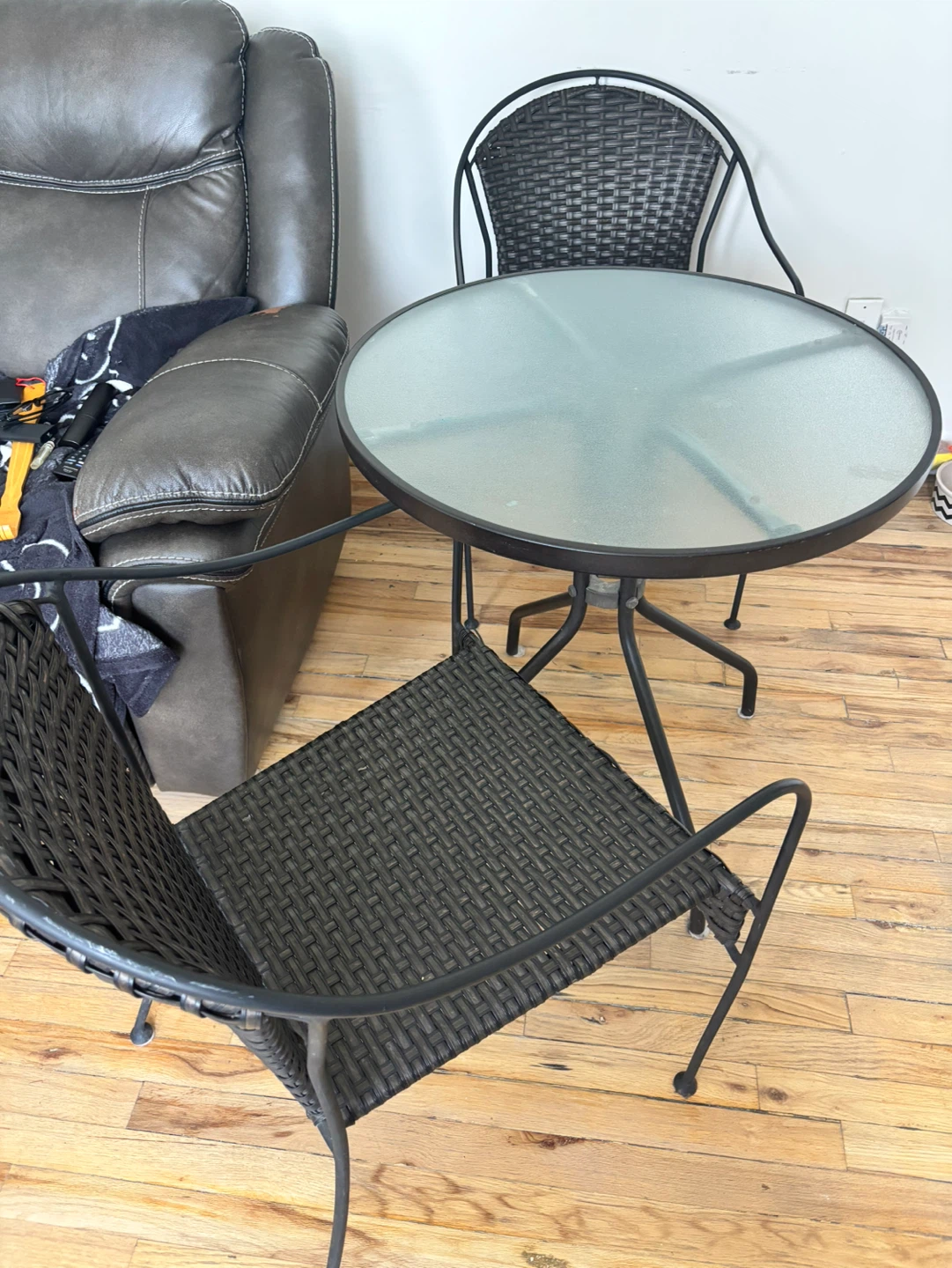 Patio Bistro Set - Round Glass Table & Wicker Chairs - photo 3