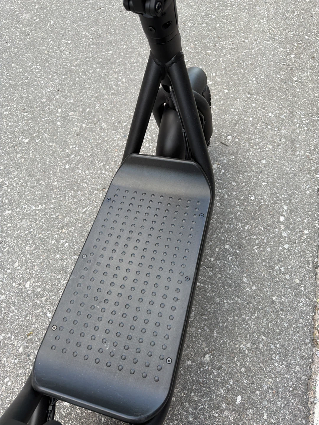 IZIP Electric Scooter with Seat and Basket - photo 5