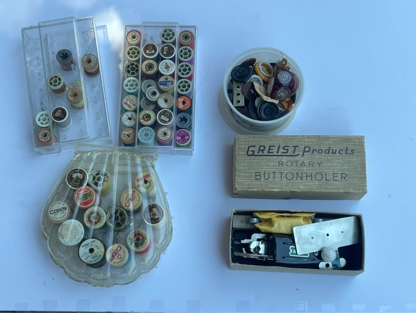 Greist Rotary Buttonholer with Sewing Threads and Buttons
