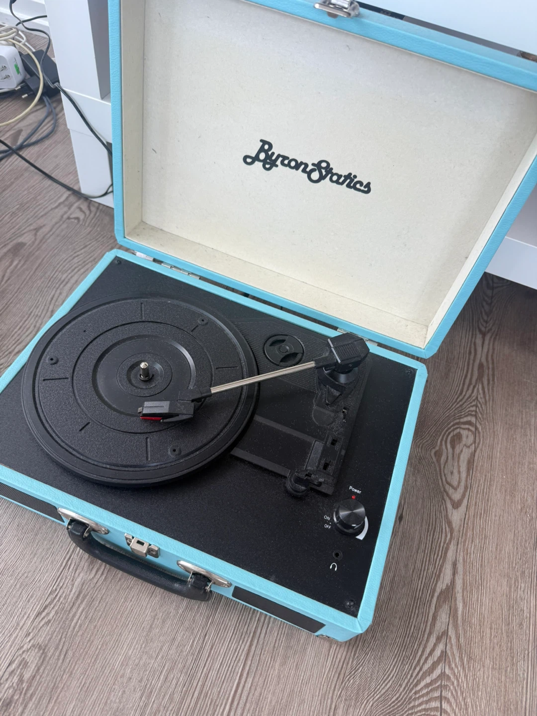 ByronStatics Portable Record Player / Vinyl Turntable – Like New