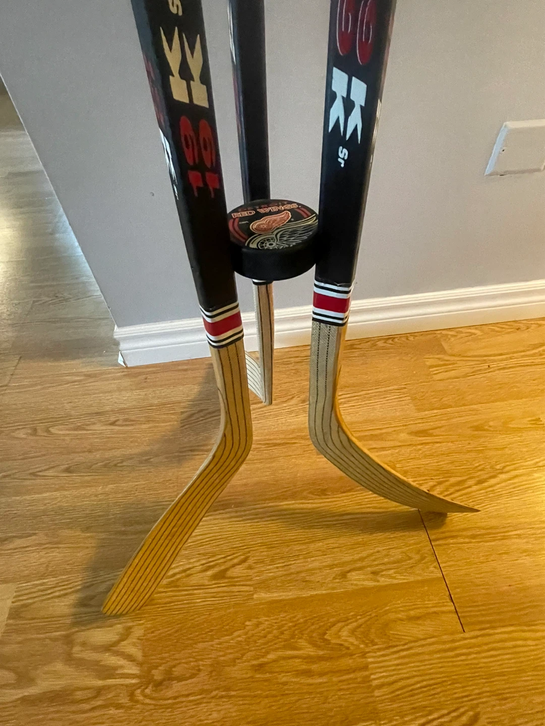 Detroit Red Wings Hockey Stick Coat Rack - photo 3