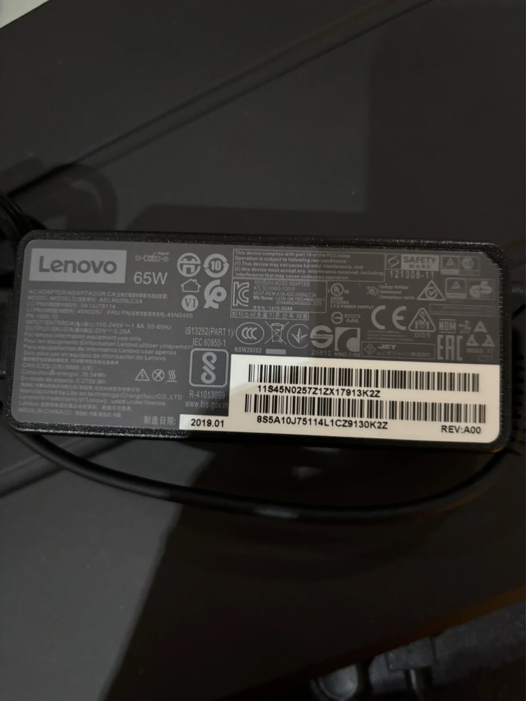 Lenovo 65W AC Adapter - photo 2