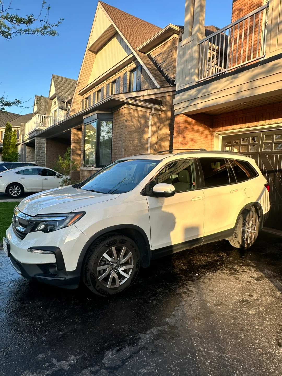 White Honda Pilot SUV - photo 2