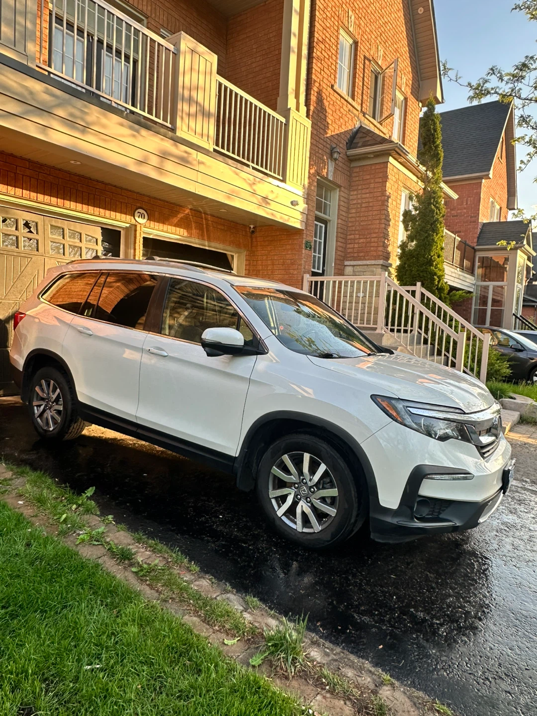 White Honda Pilot SUV - photo 3