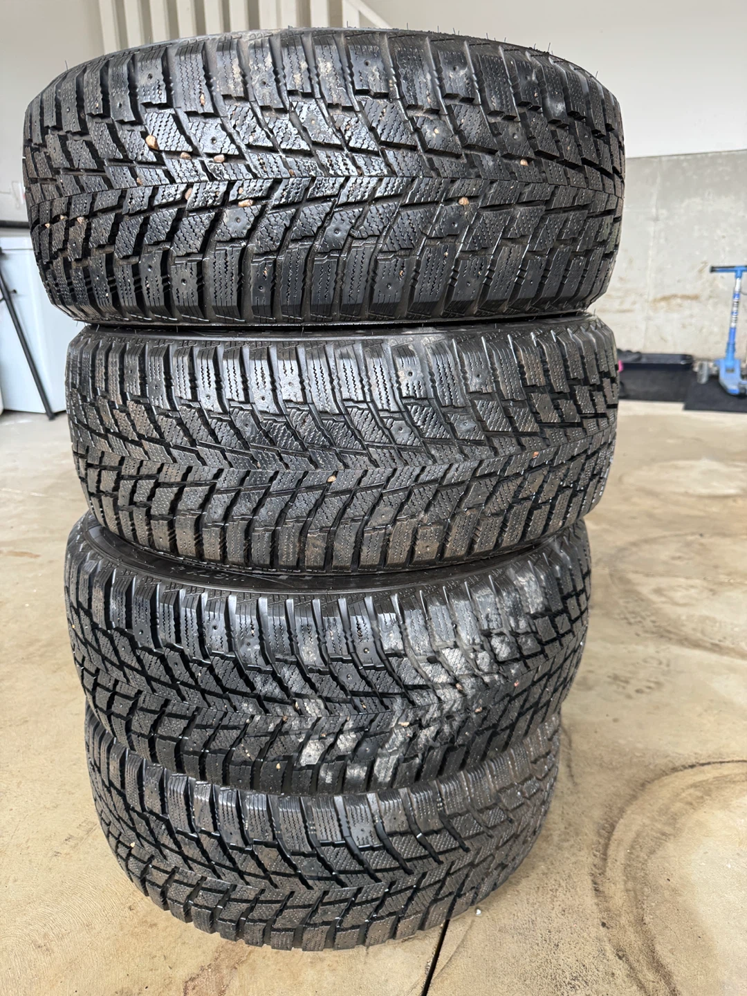 205/50R17 sailun ice blazer wstx (dot 2225) set of 4 tires