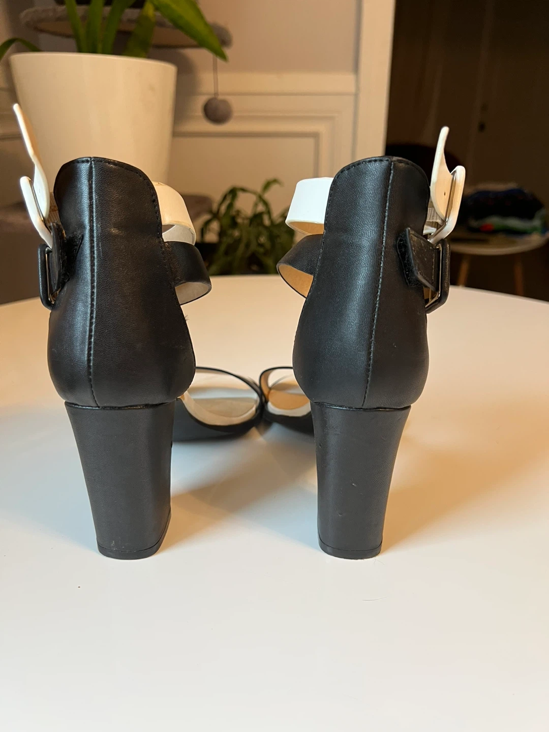 Black & White Heeled Sandals - photo 3
