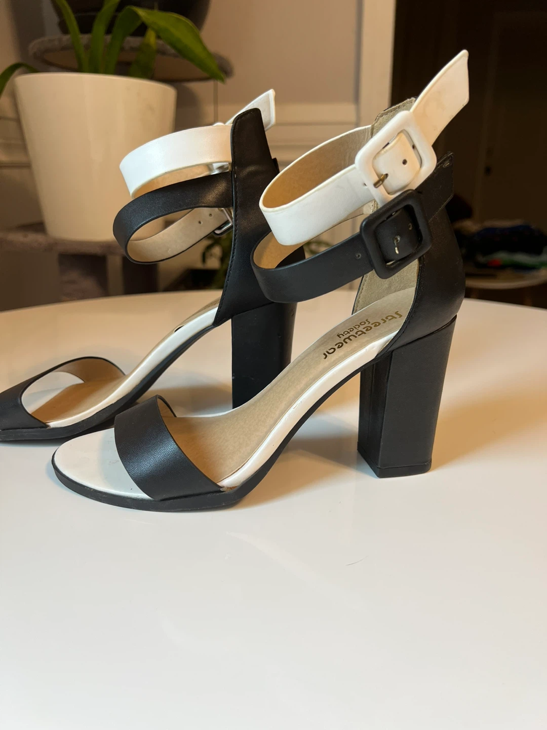 Black & White Heeled Sandals - photo 2