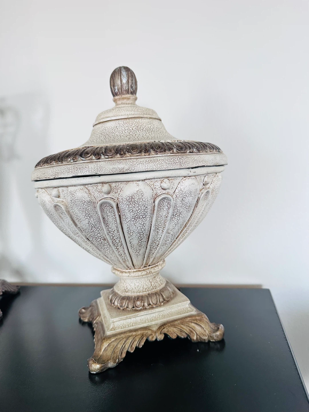 Set of 3 Decorative Urns and Candlesticks - photo 2