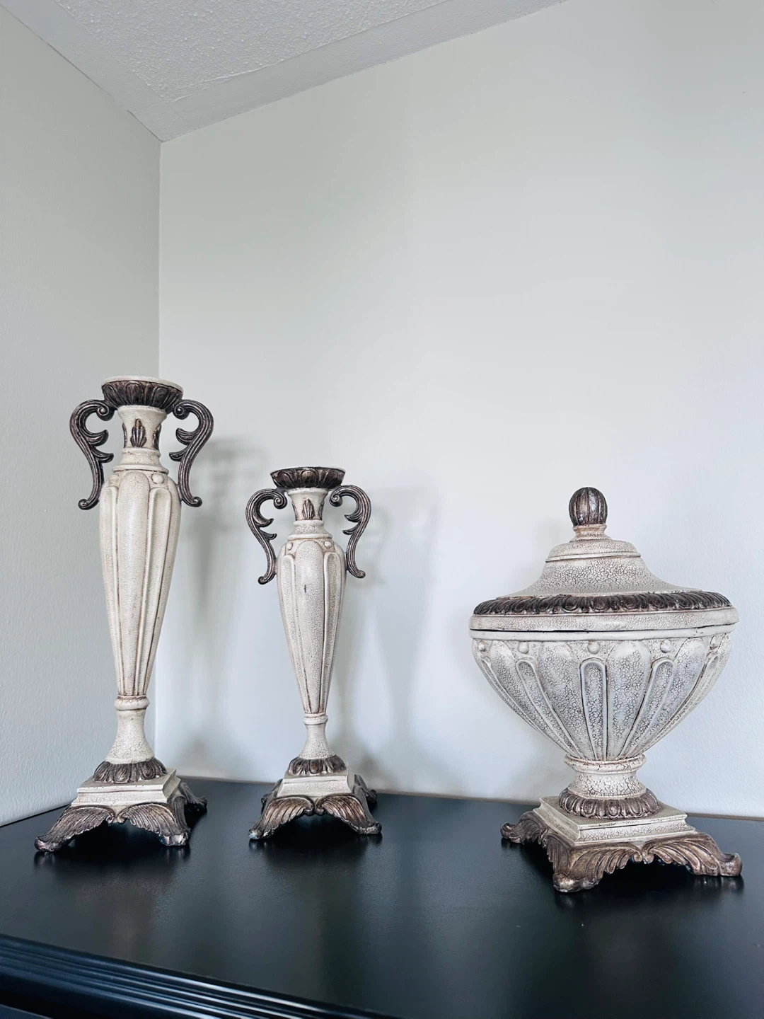 Set of 3 Decorative Urns and Candlesticks - photo 3
