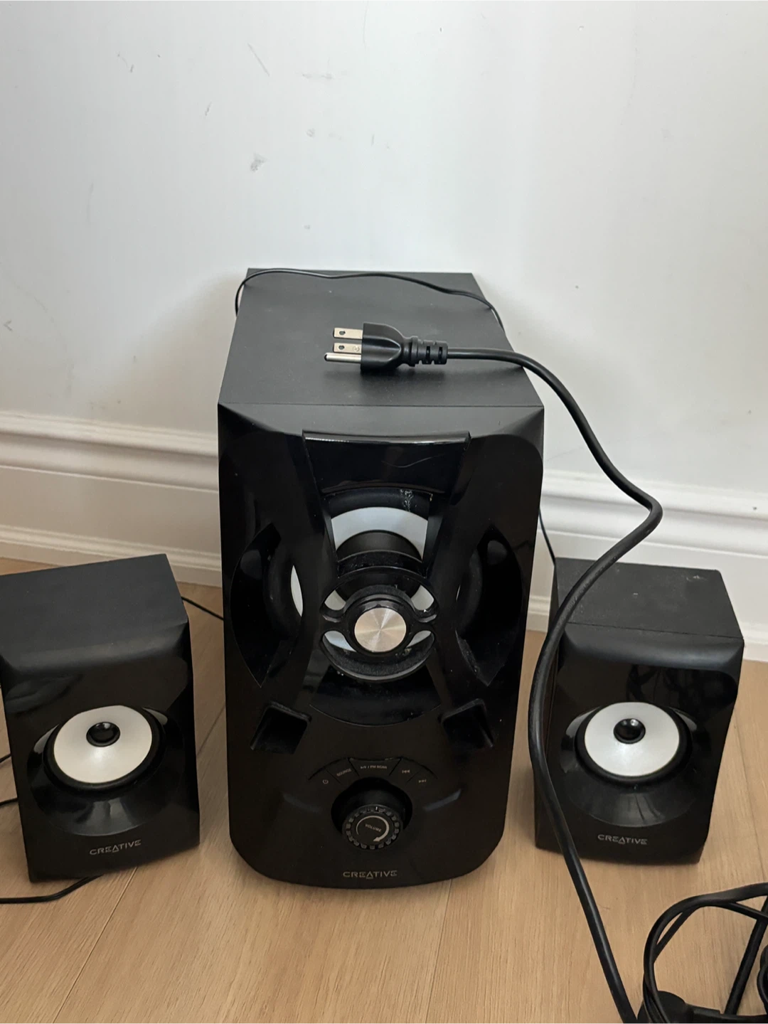 Creative SBS E2900 2.1 Speaker System (Bluetooth/FM)