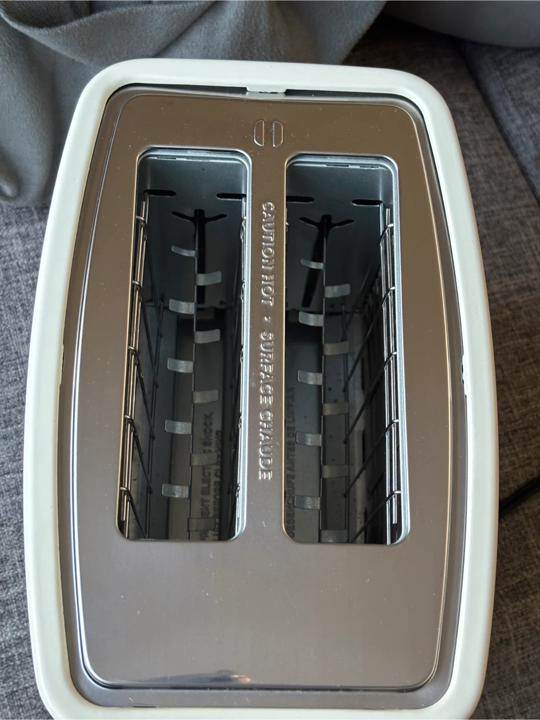 Cream coloured 2-slice toaster - photo 4