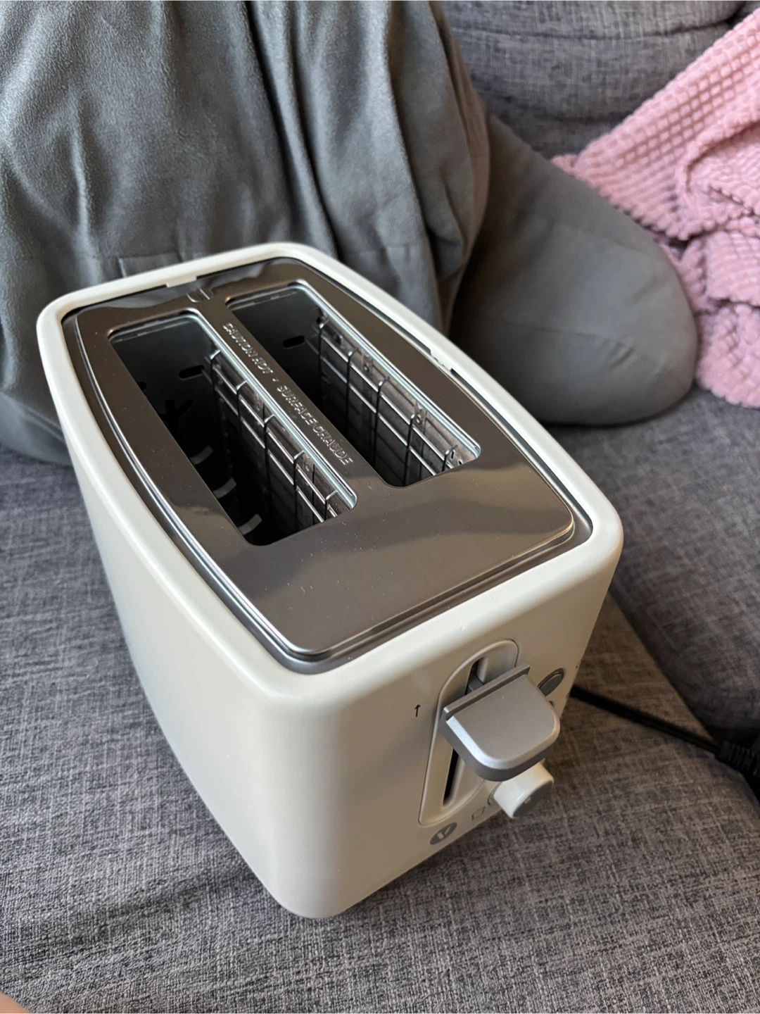 Cream coloured 2-slice toaster - photo 2