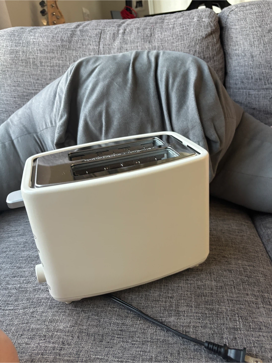 Cream coloured 2-slice toaster - photo 3