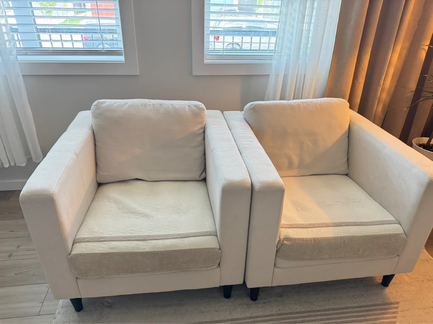 Cream Accent Chair - photo 2