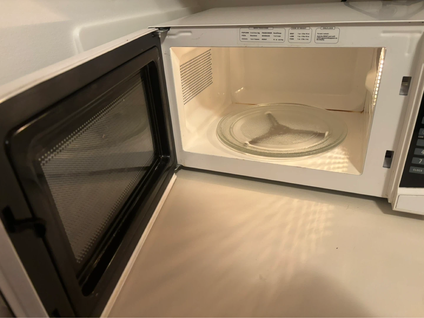RCA Microwave - photo 2