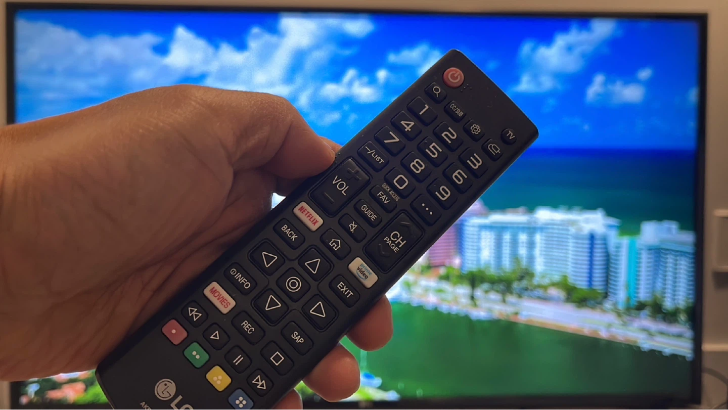 LG 4K Smart Television with Remote 55 Inches - photo 2