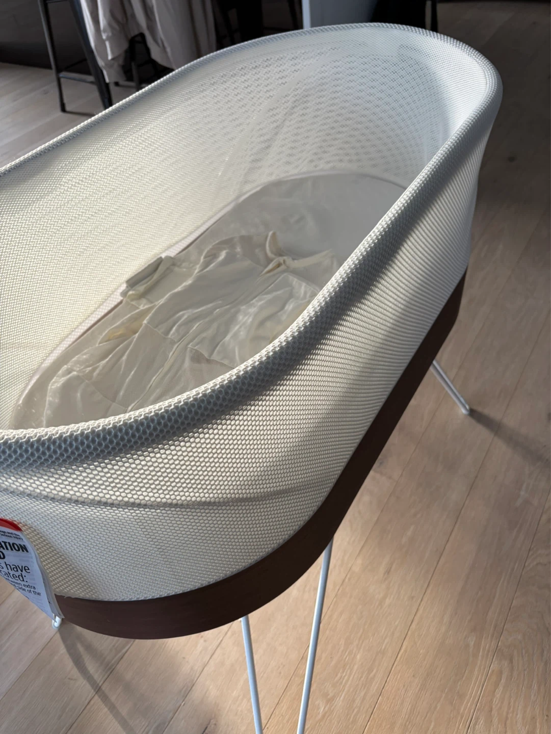 Gently Used Snoo Bassinet with 2 size Swaddles
