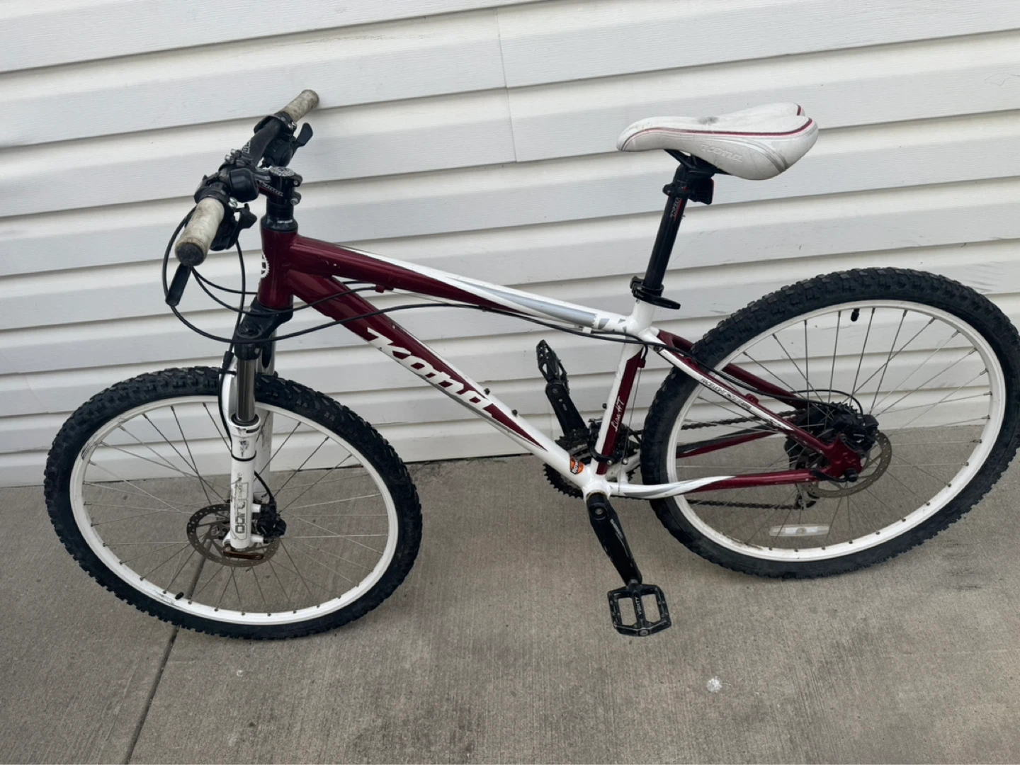 Kona Race lite Mountain Bike with Disk Brakes