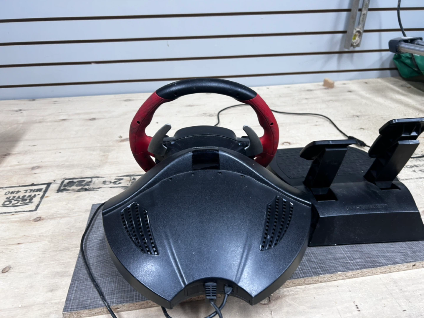 Thrustmaster Ferrari 458 Spider Racing Wheel & Pedals - photo 4
