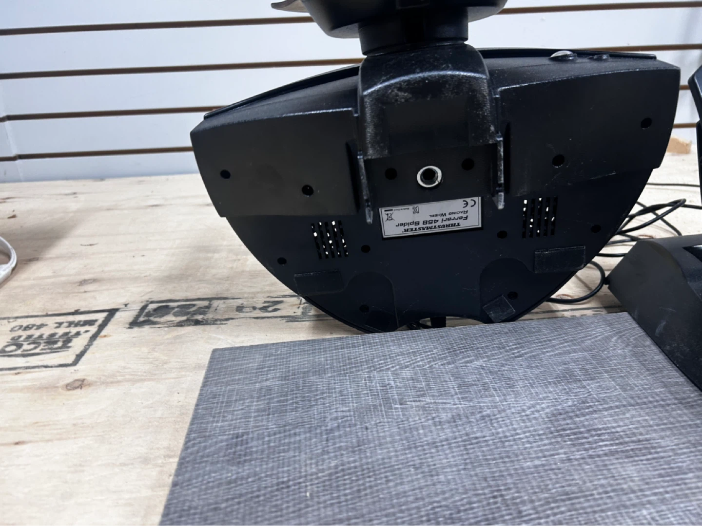 Thrustmaster Ferrari 458 Spider Racing Wheel & Pedals - photo 2