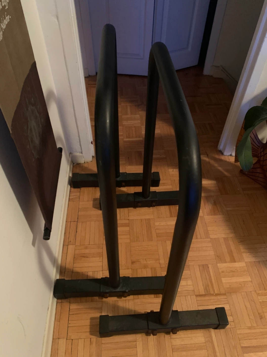 Black Dip Station Parallel Bars